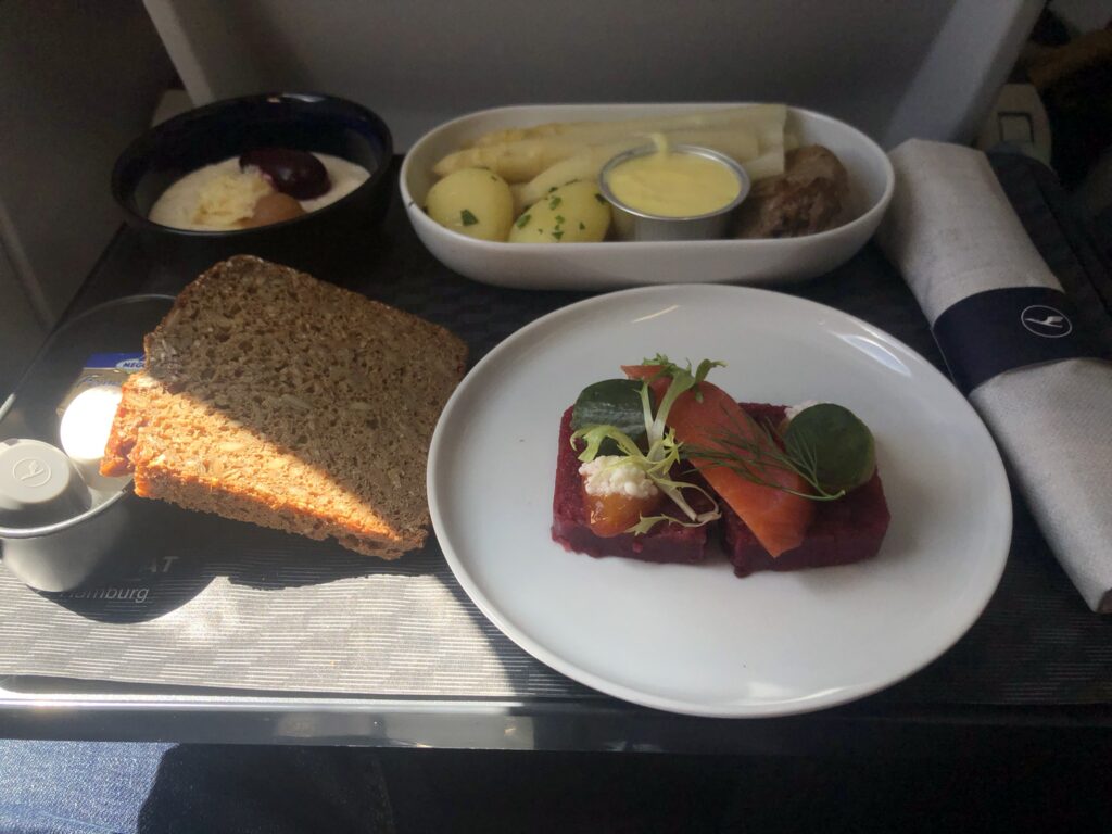 Lunch service on Lufthansa A320neo